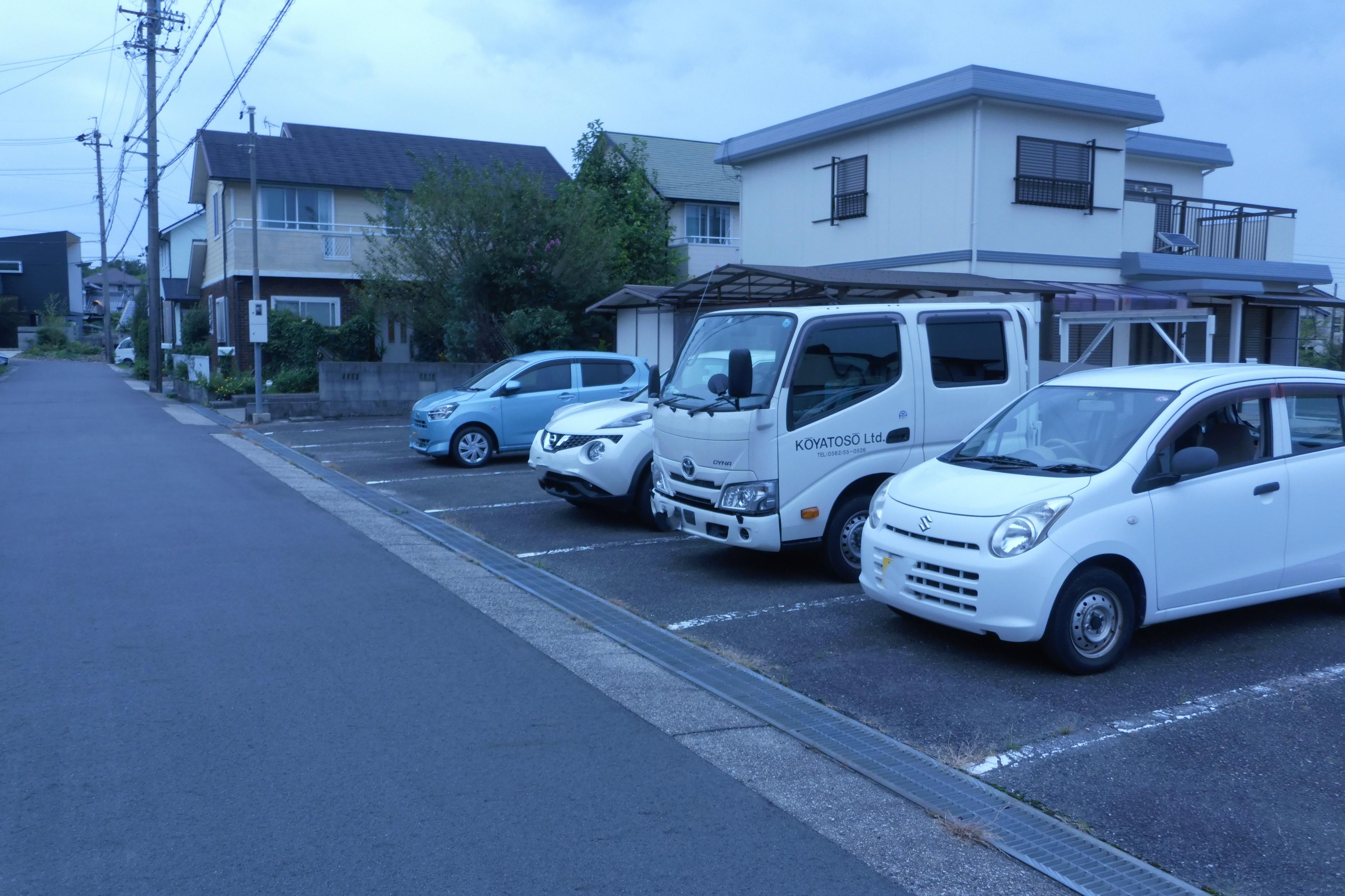320043の外観・駐車場イメージ2枚目