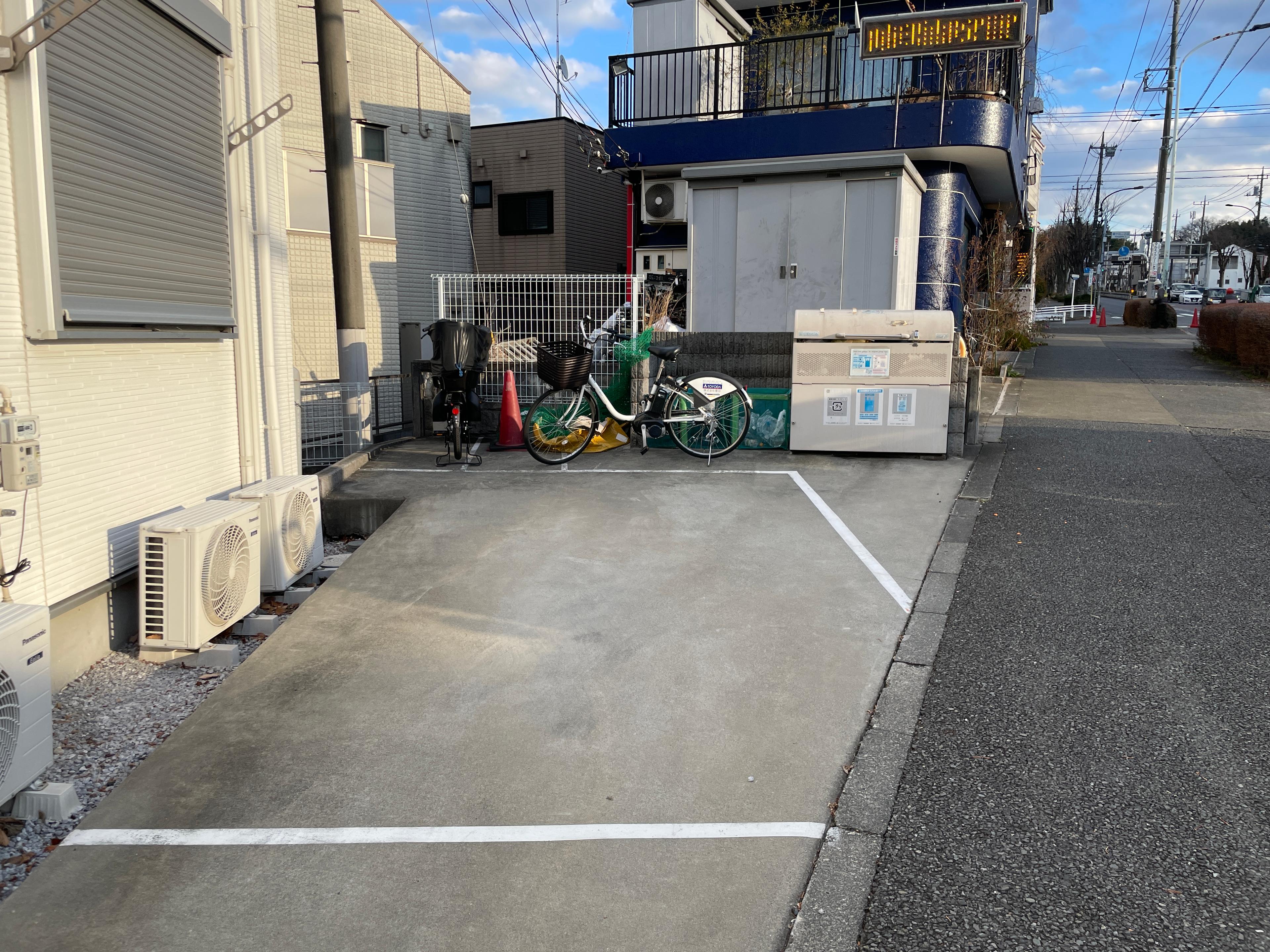 アルシオーネ絹ヶ丘の外観・駐車場イメージ1枚目