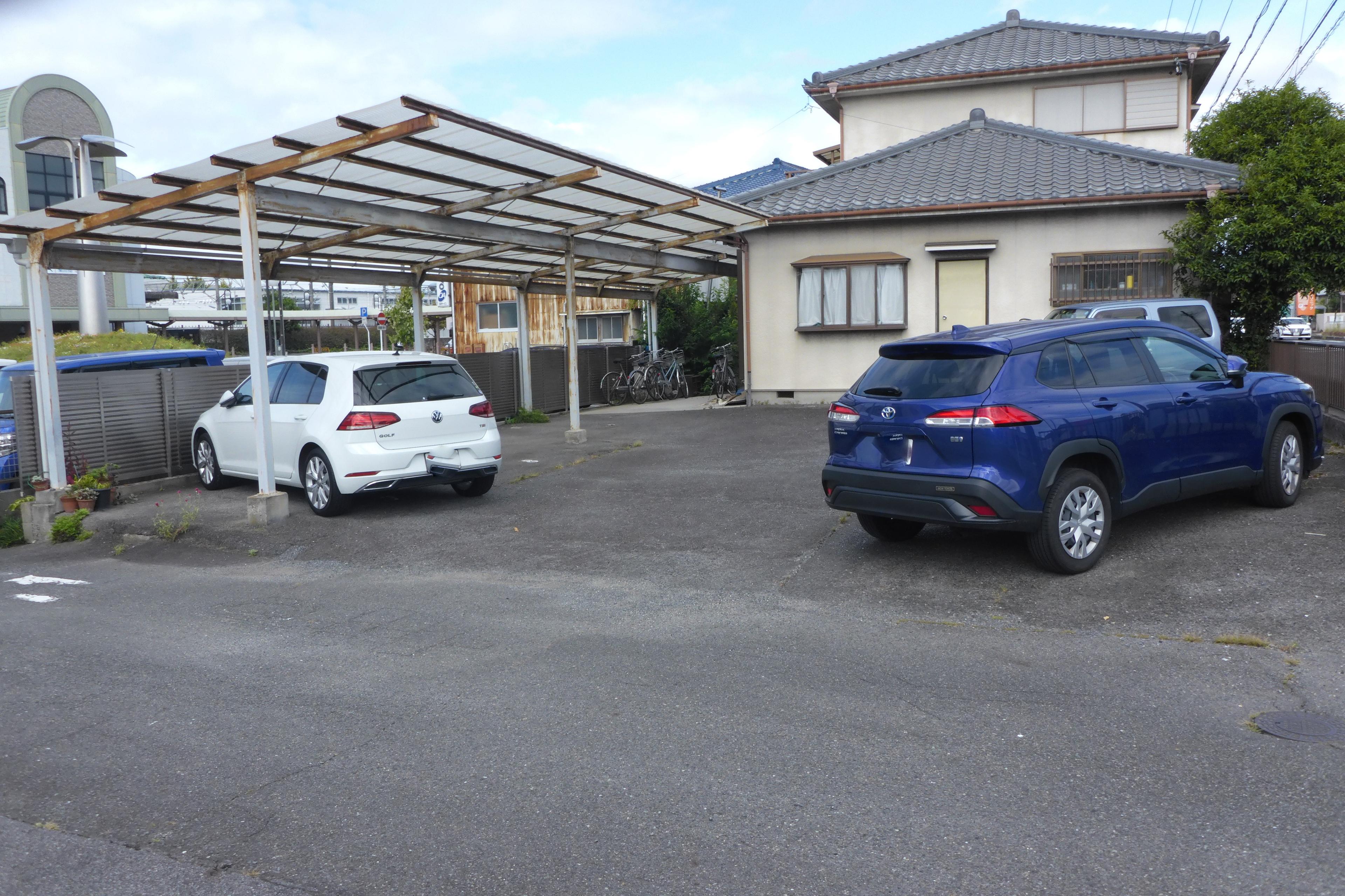 320121の外観・駐車場イメージ3枚目