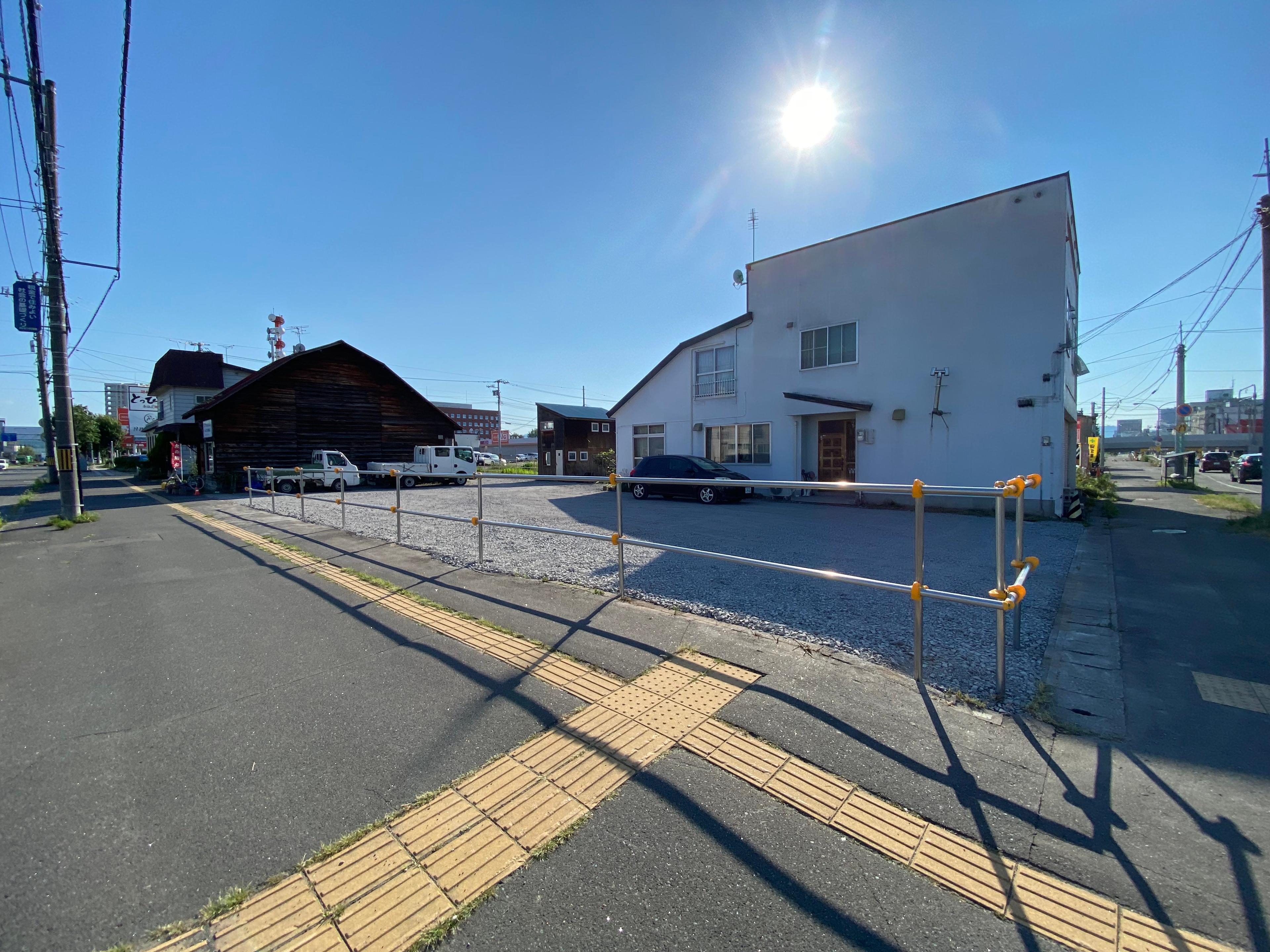 宮下通18丁目月極駐車場の外観・駐車場イメージ1枚目