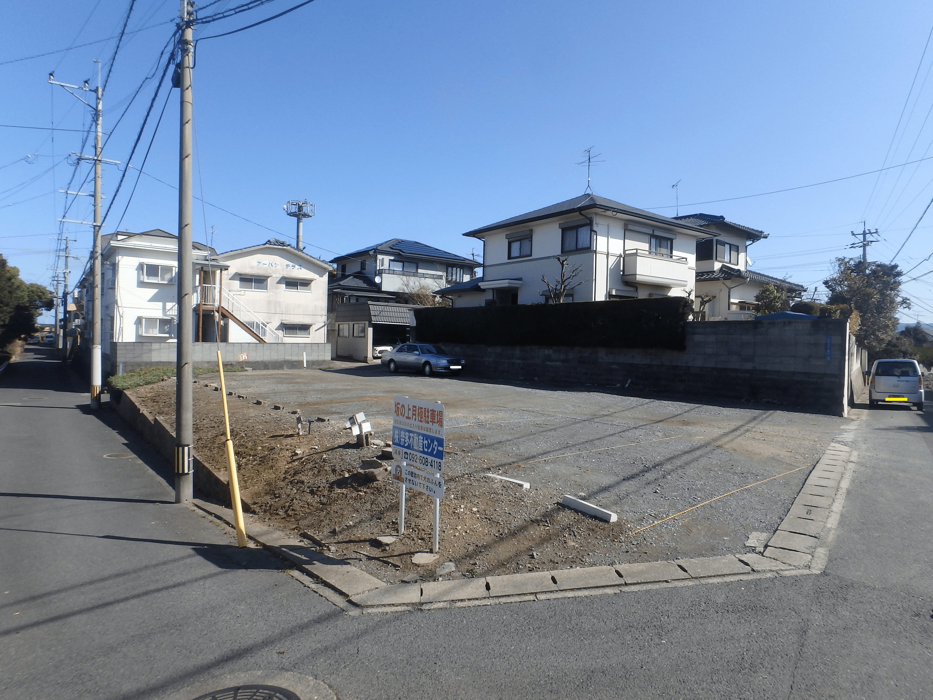 坂の上月極駐車場の外観・駐車場イメージ1枚目