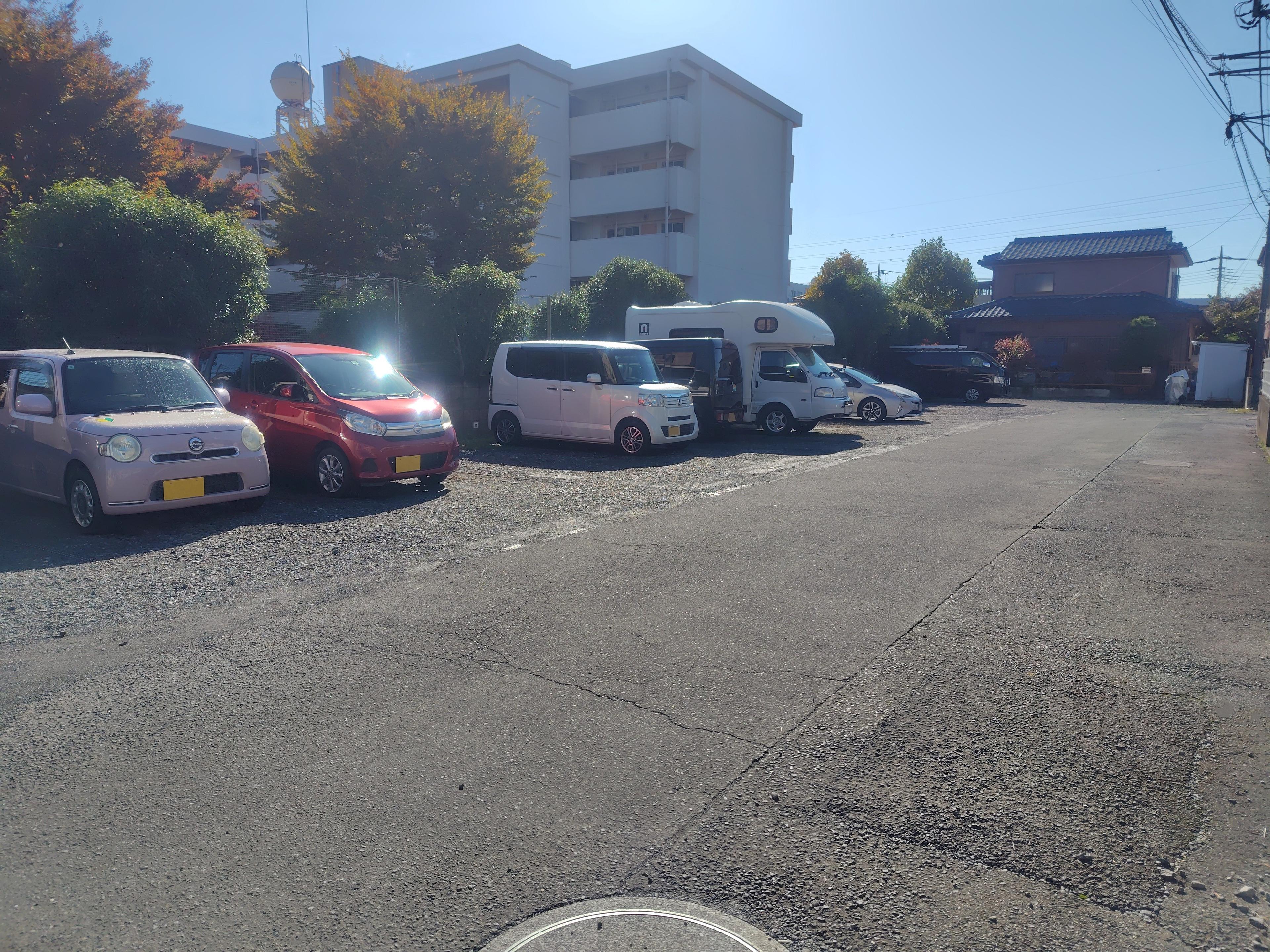 海老澤駐車場No.4の外観・駐車場イメージ2枚目