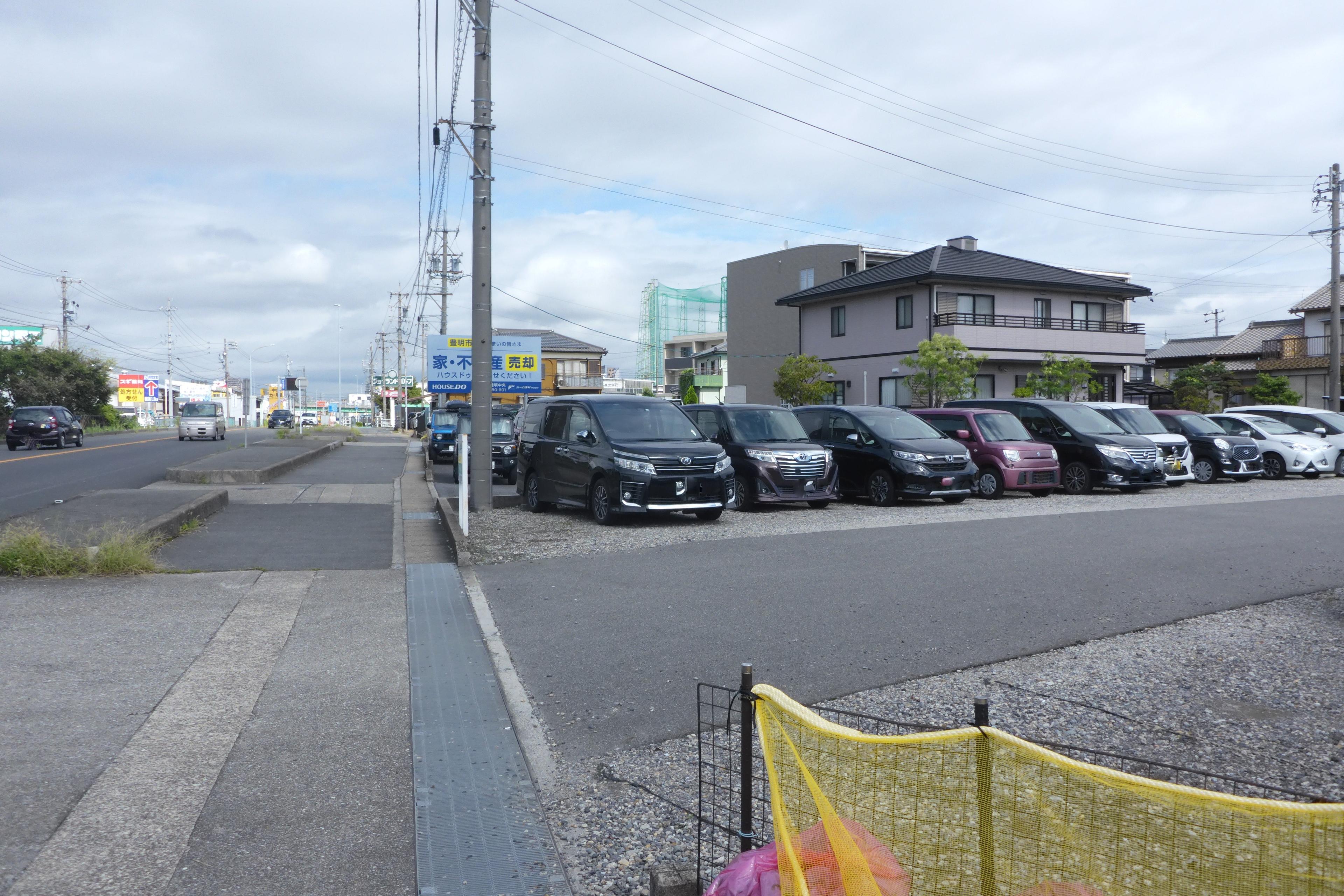 駐車場画像2枚目