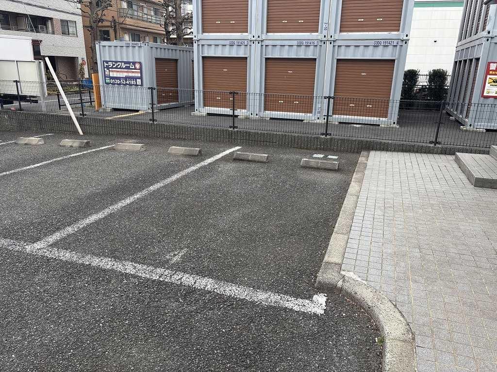 α(22321)の外観・駐車場イメージ2枚目