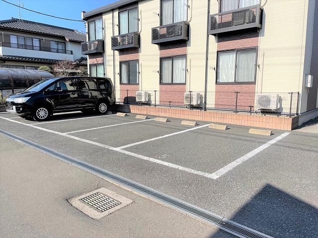 レーブ(47599)の外観・駐車場イメージ1枚目