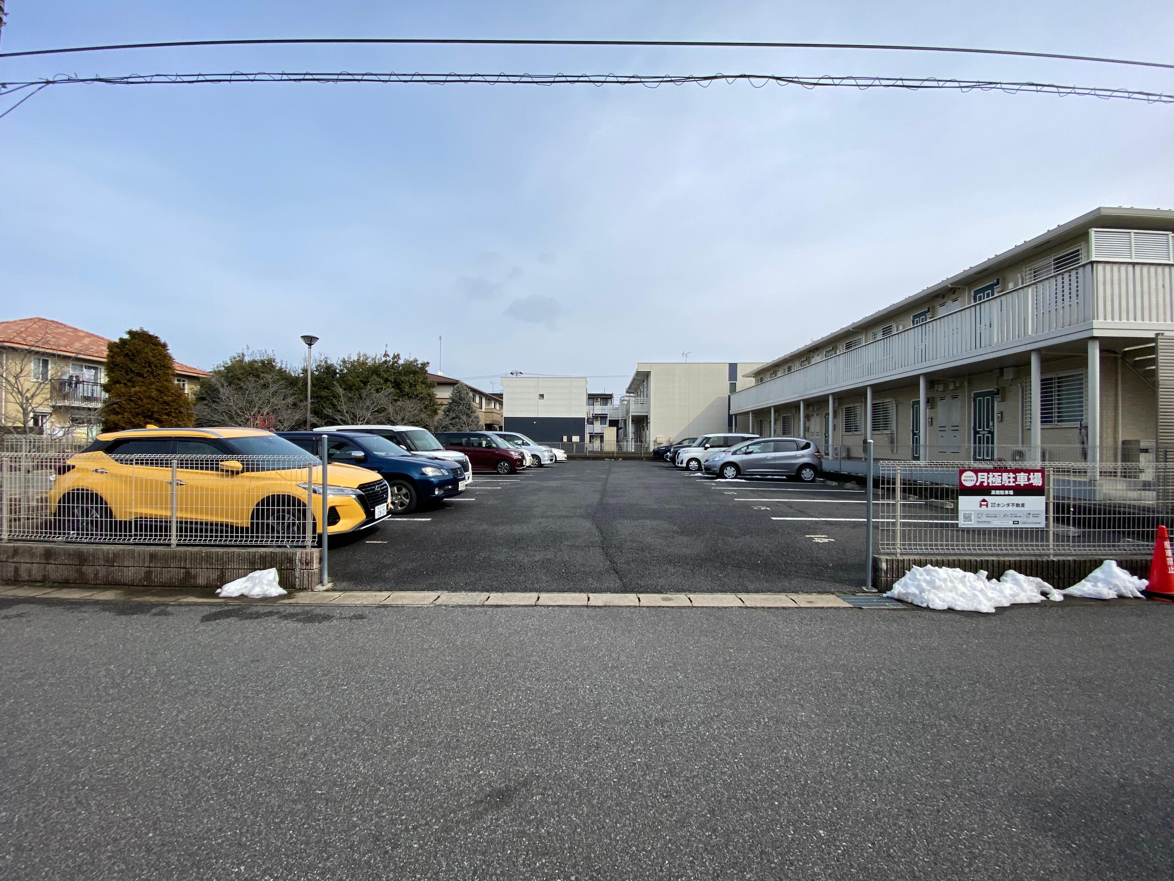 高橋駐車場の外観・駐車場イメージ2枚目