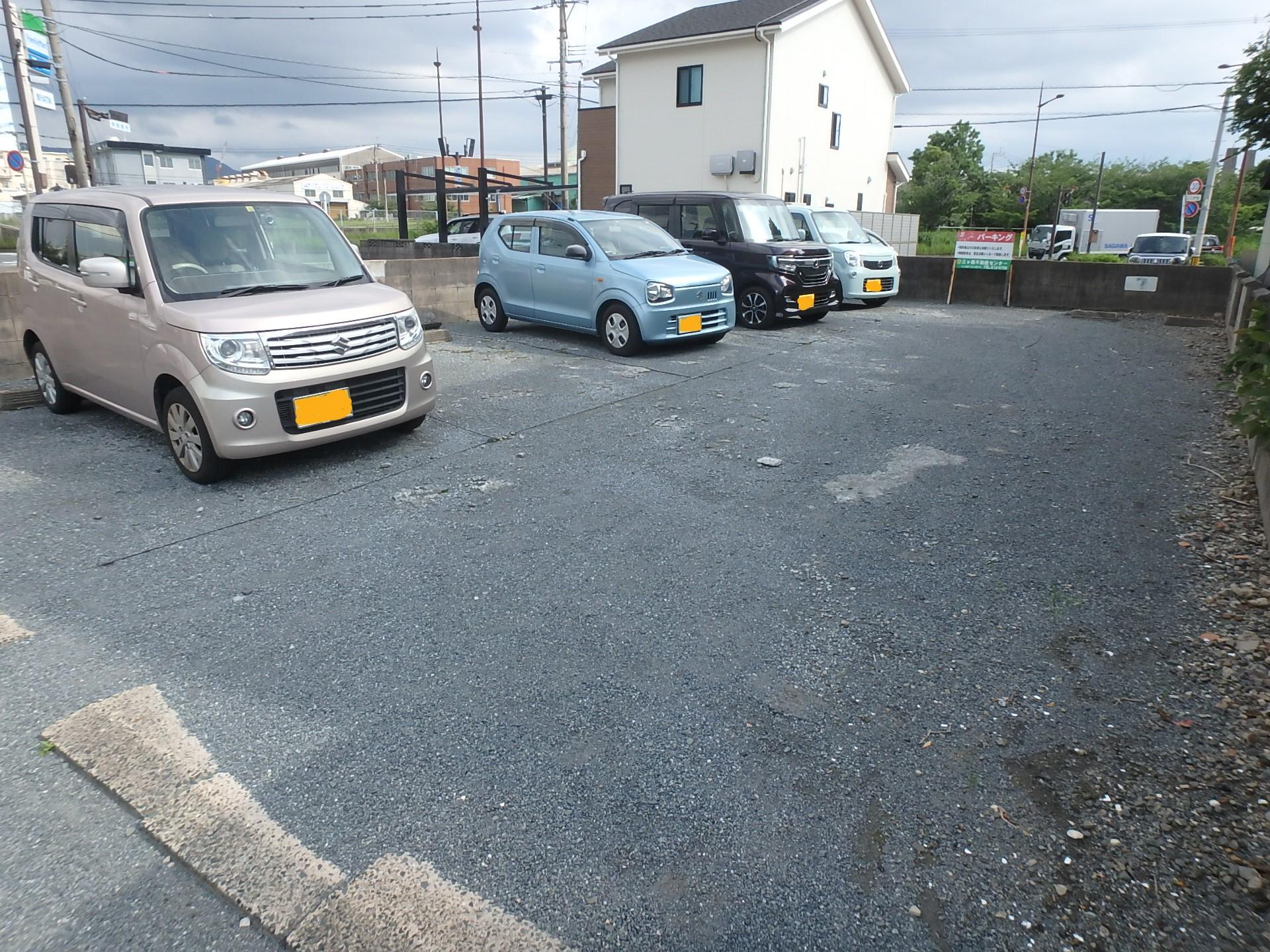 荒木パーキングの外観・駐車場イメージ2枚目
