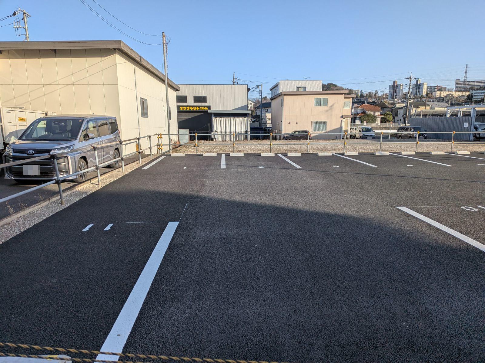 エリシア・イリス第2駐車場の外観・駐車場イメージ2枚目