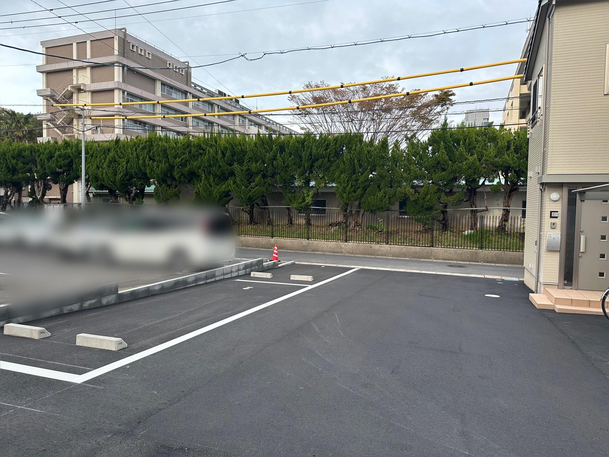高本駐車場の外観・駐車場イメージ2枚目