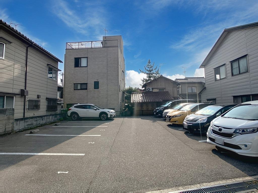寺地パーキングの外観・駐車場イメージ1枚目