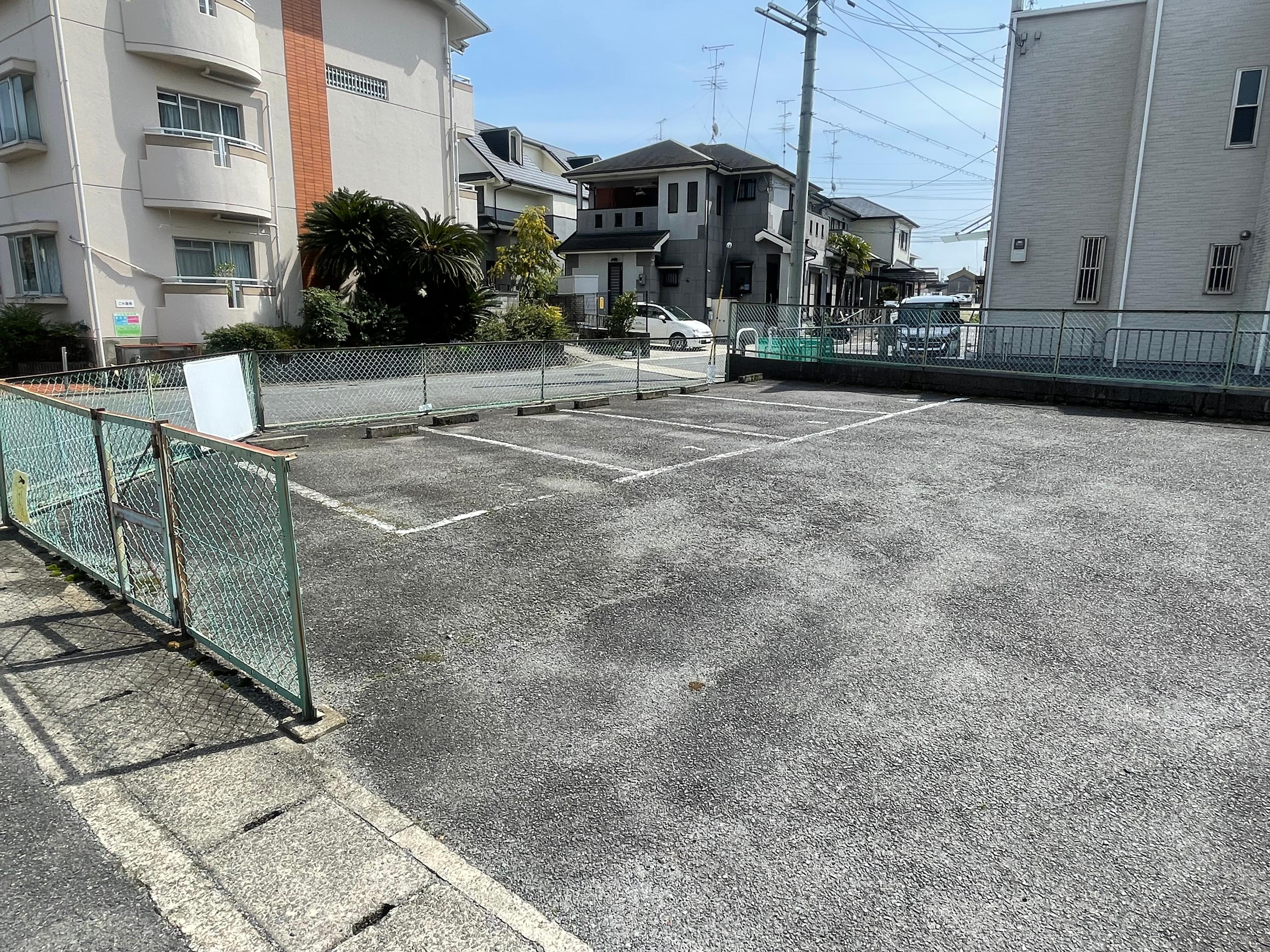 籔内ガレージ2の外観・駐車場イメージ3枚目