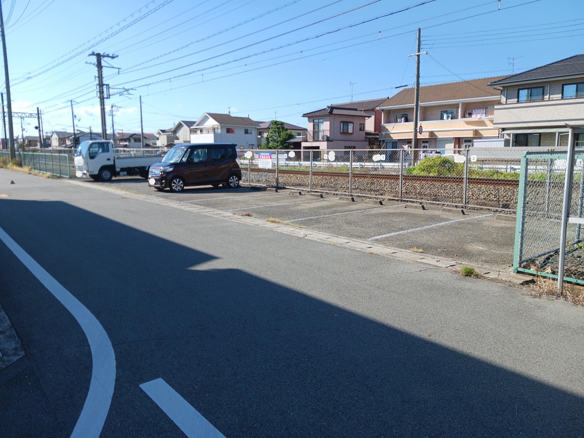 平松東駐車場の外観・駐車場イメージ1枚目