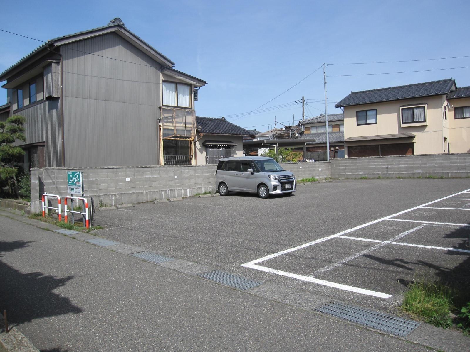 第48駐車場の外観・駐車場イメージ2枚目