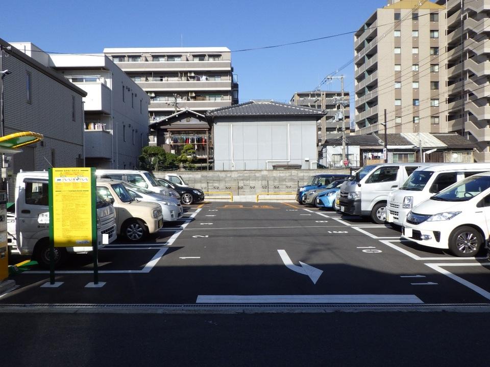 阪南町２丁目第８の外観・駐車場イメージ1枚目