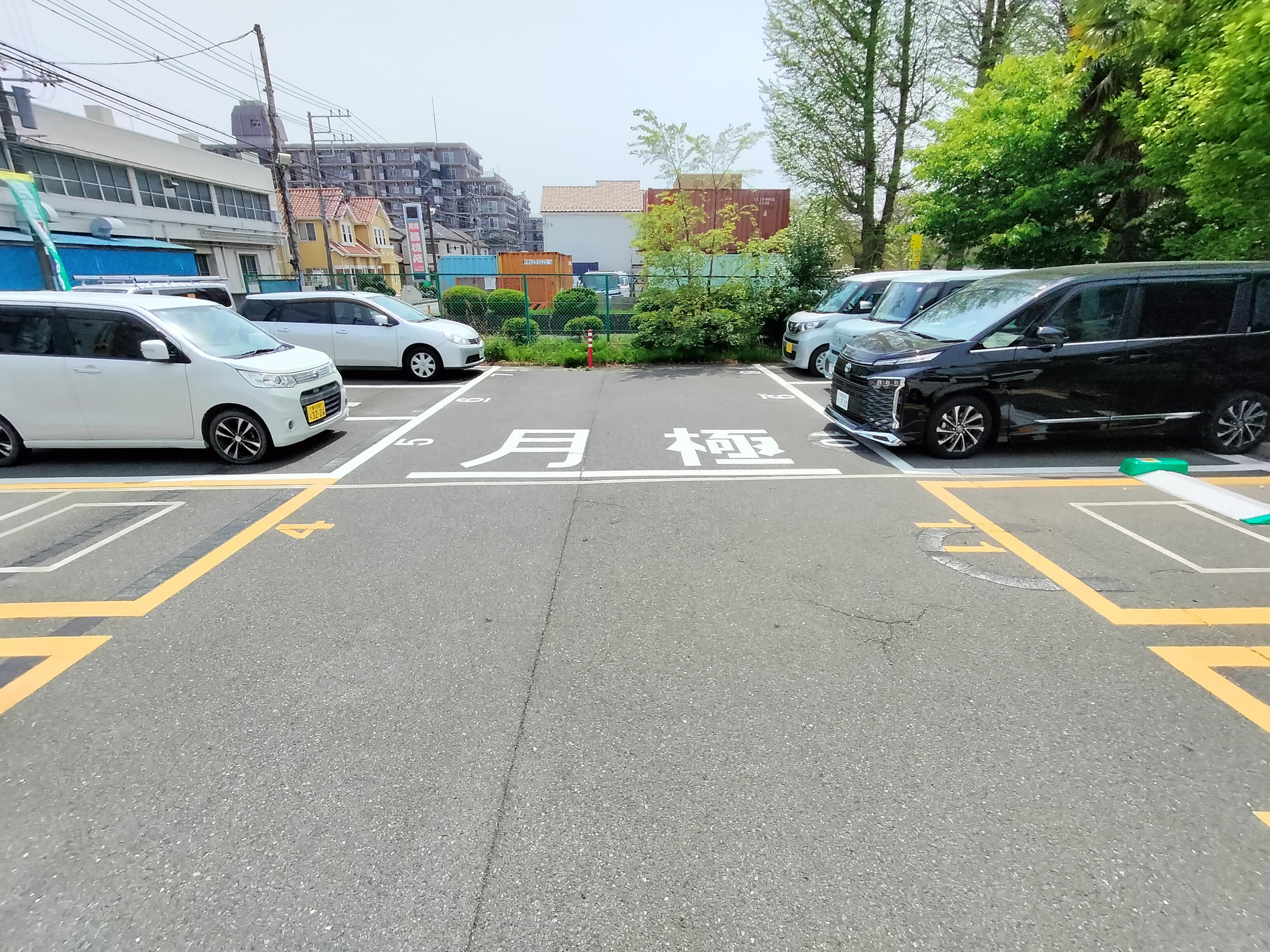 座間市ひばりが丘第２の外観・駐車場イメージ2枚目