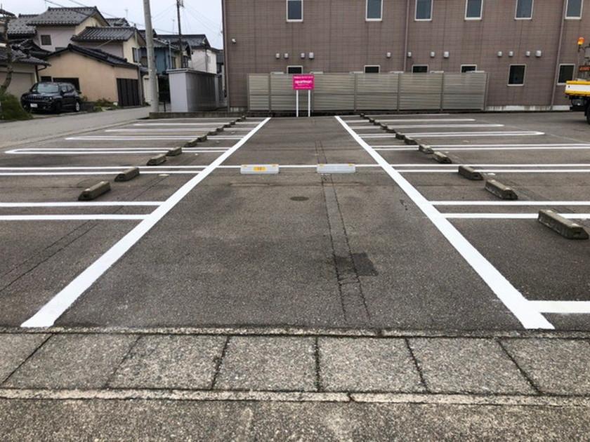 Pulchra（プルクラ）パーキングの外観・駐車場イメージ1枚目