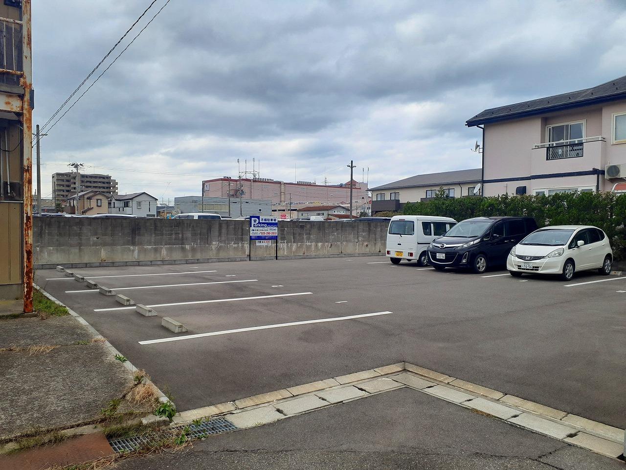 上近江３（藤井）駐車場の外観・駐車場イメージ2枚目