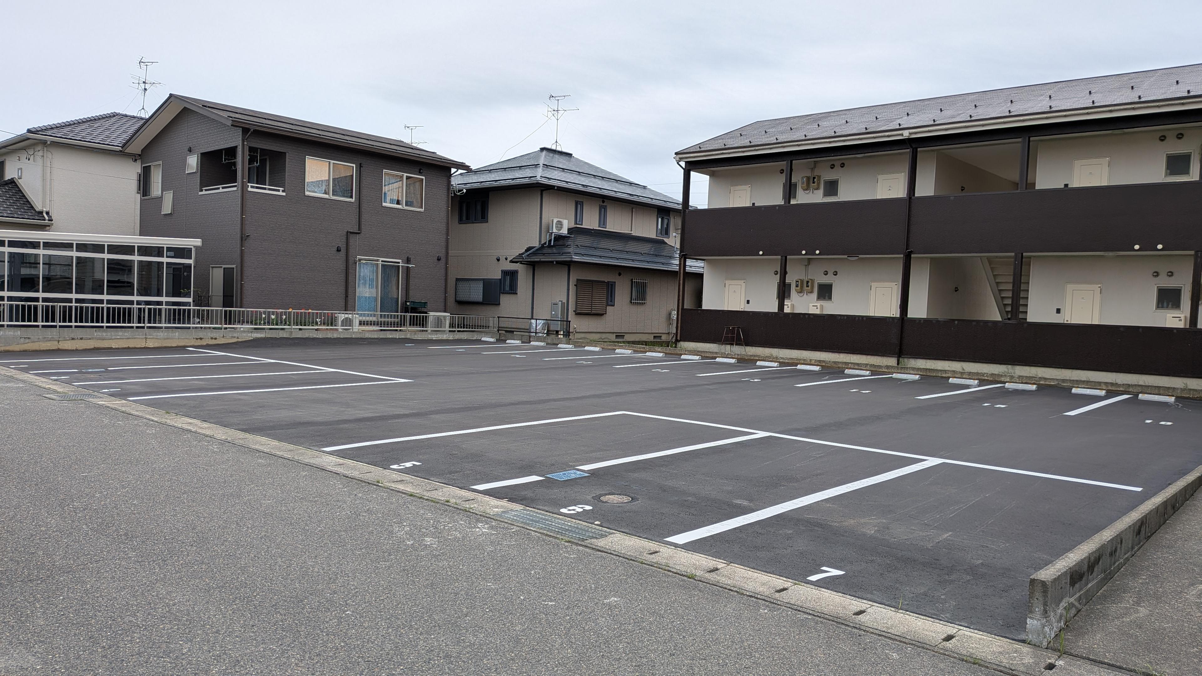 さつき野２丁目駐車場の外観・駐車場イメージ3枚目
