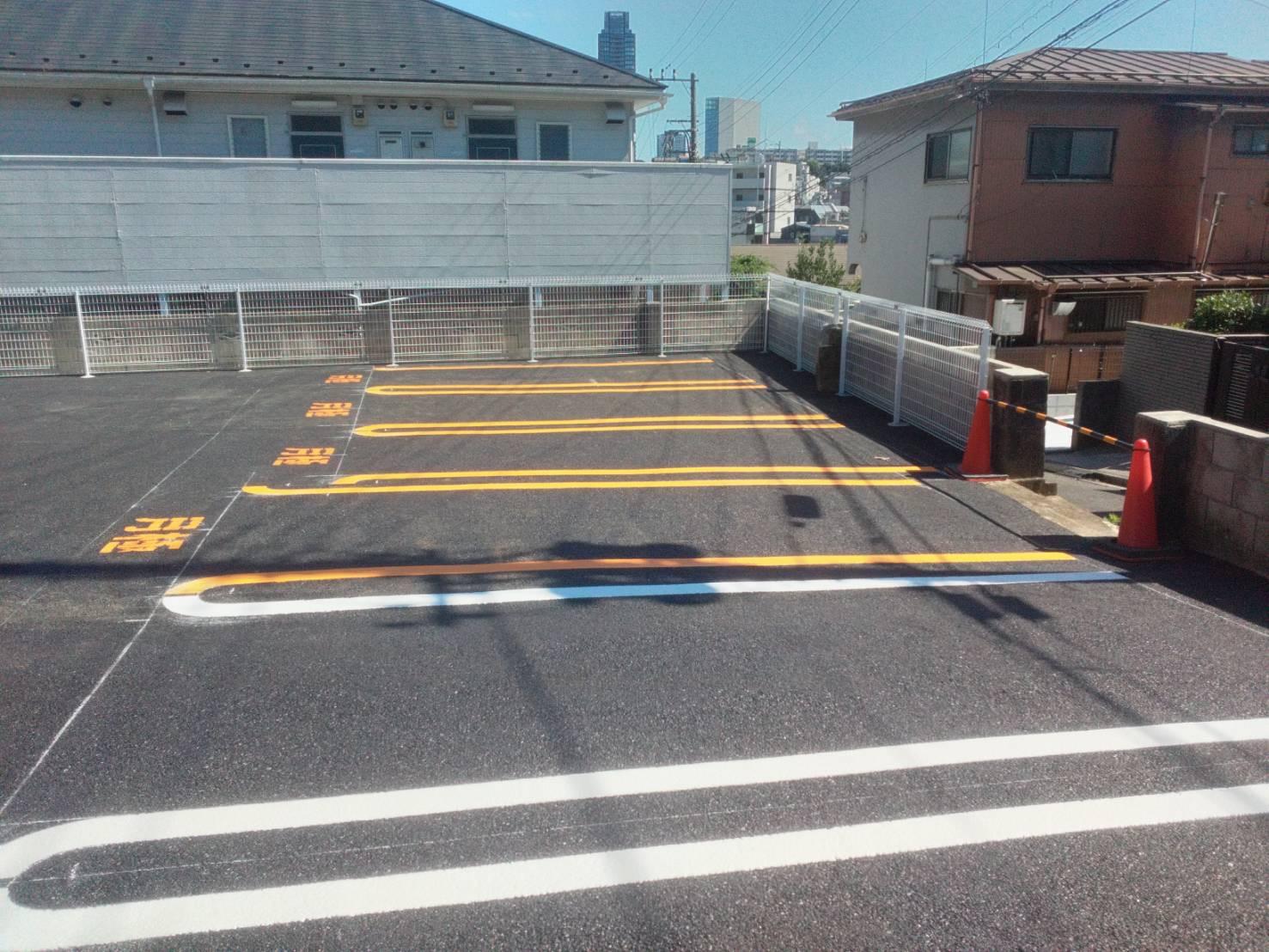 日本車庫 栗田谷駐車場　の外観・駐車場イメージ1枚目