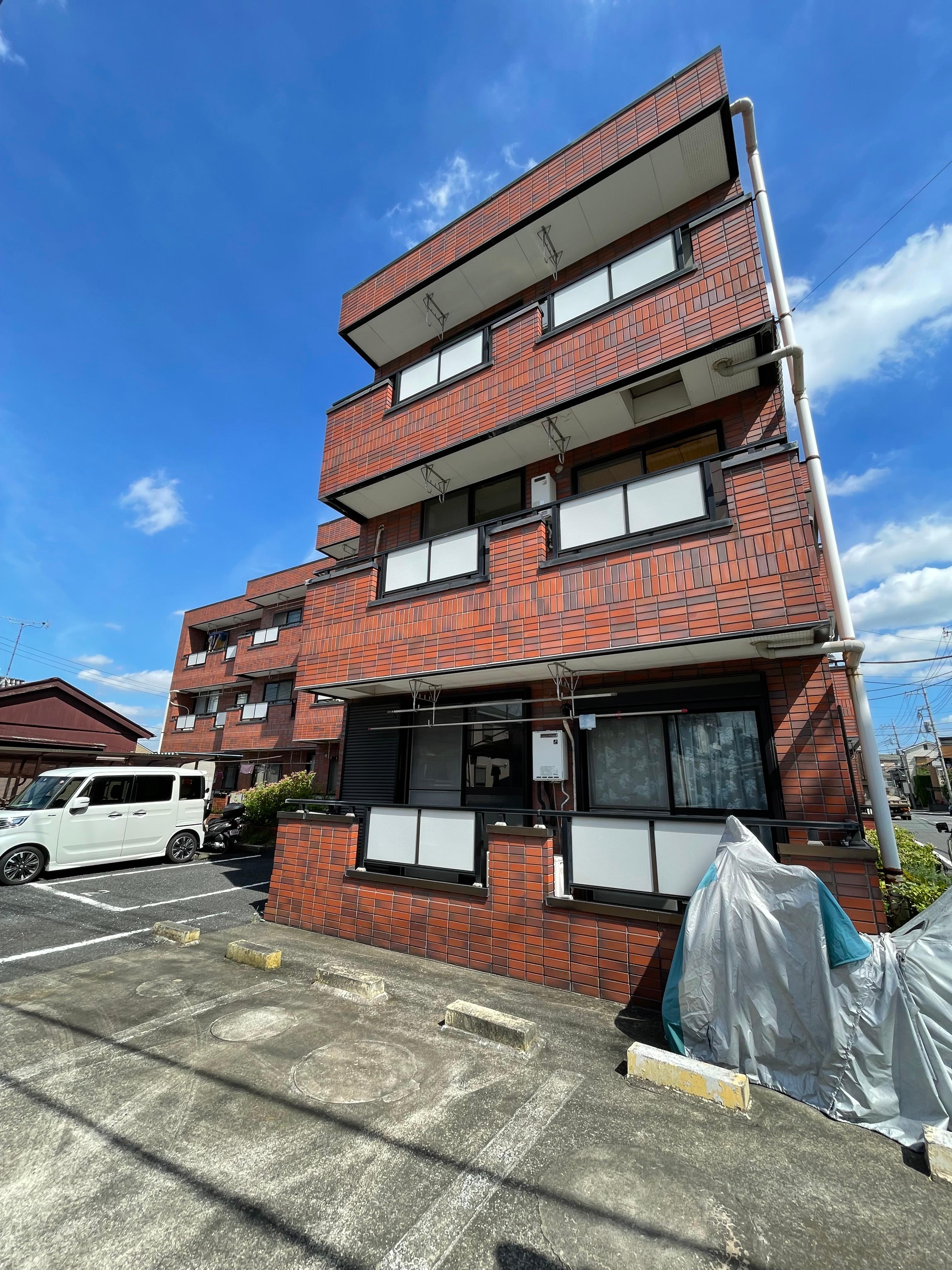 三郷市戸ヶ崎3丁目駐車場（アーバンコート森壱番館）の外観・駐車場イメージ1枚目