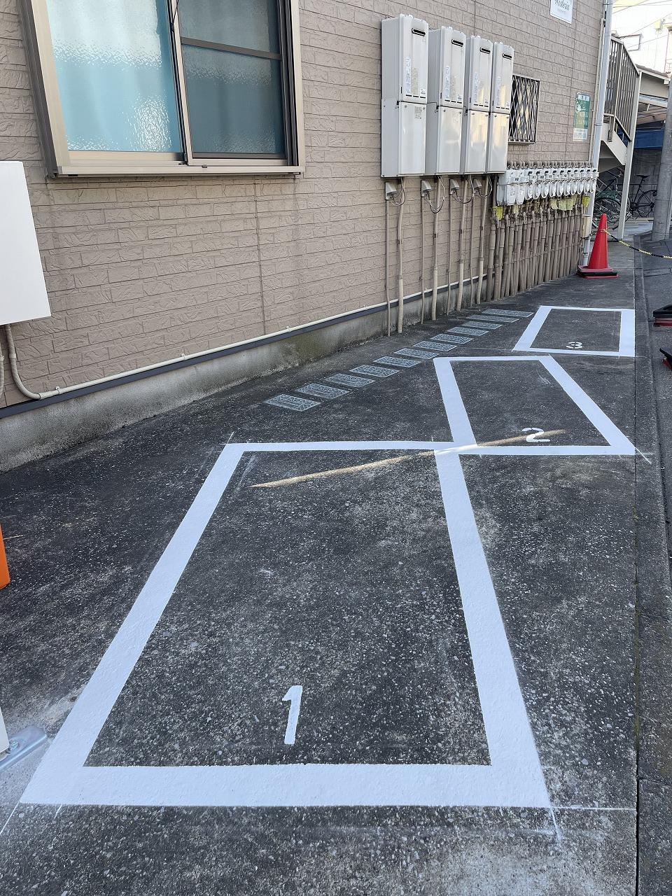 ウイステリア（Ｗｉｓｔｅｒｉａ）の外観・駐車場イメージ1枚目