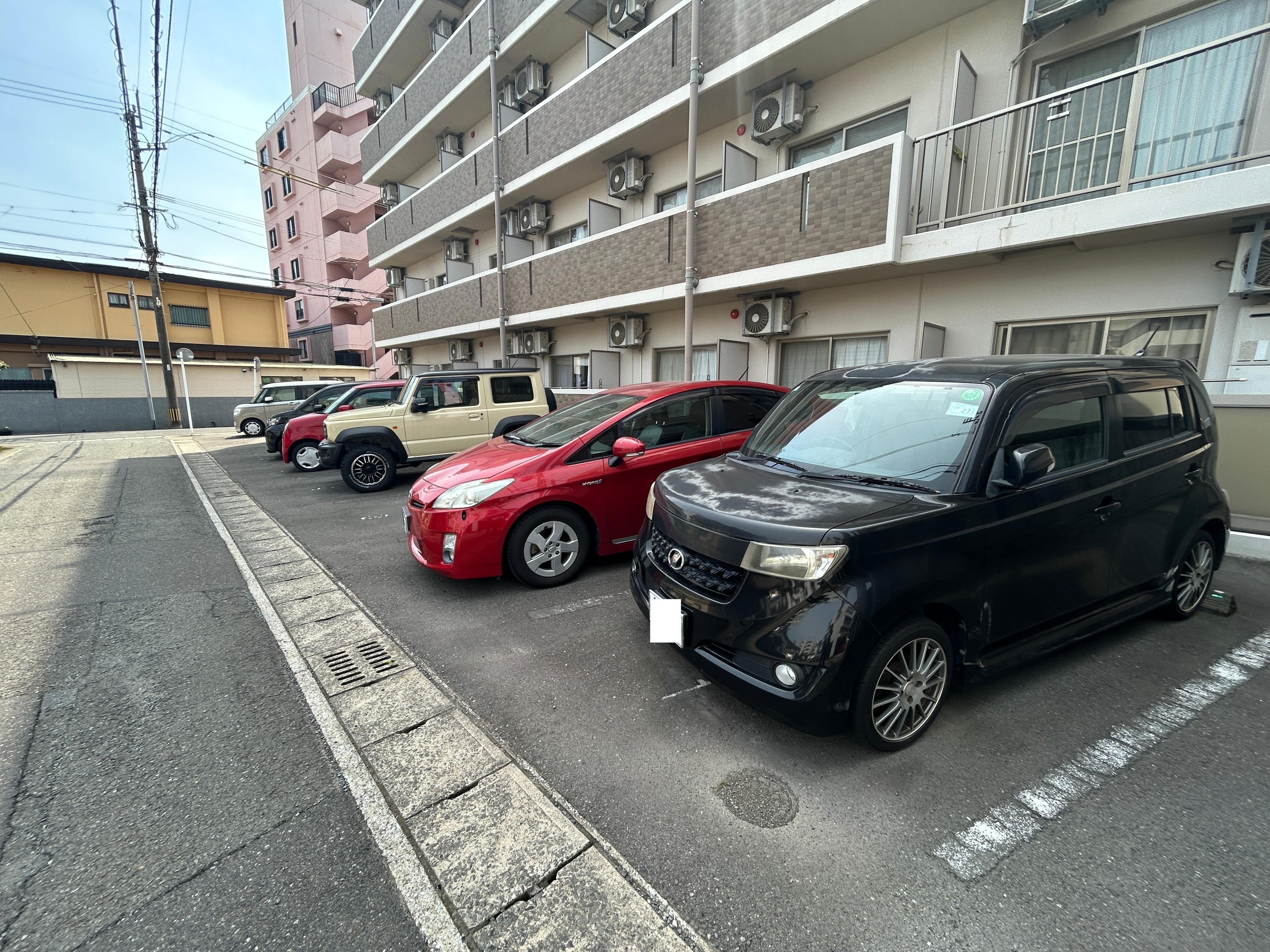 サンジュエル鴨池の外観・駐車場イメージ3枚目