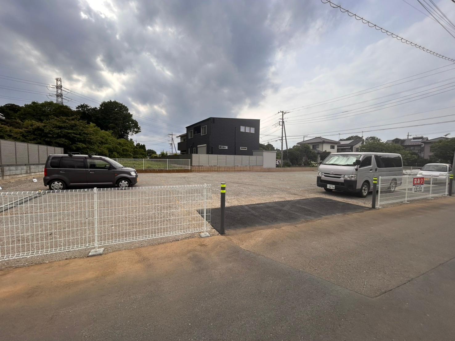 新井第二駐車場の外観・駐車場イメージ1枚目