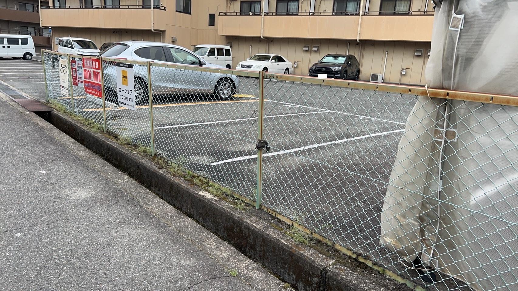 南マンションの外観・駐車場イメージ3枚目