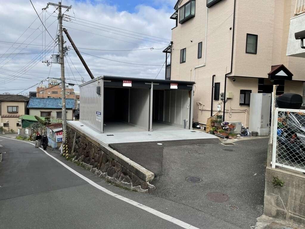 FK東大阪ガレージの外観・駐車場イメージ3枚目