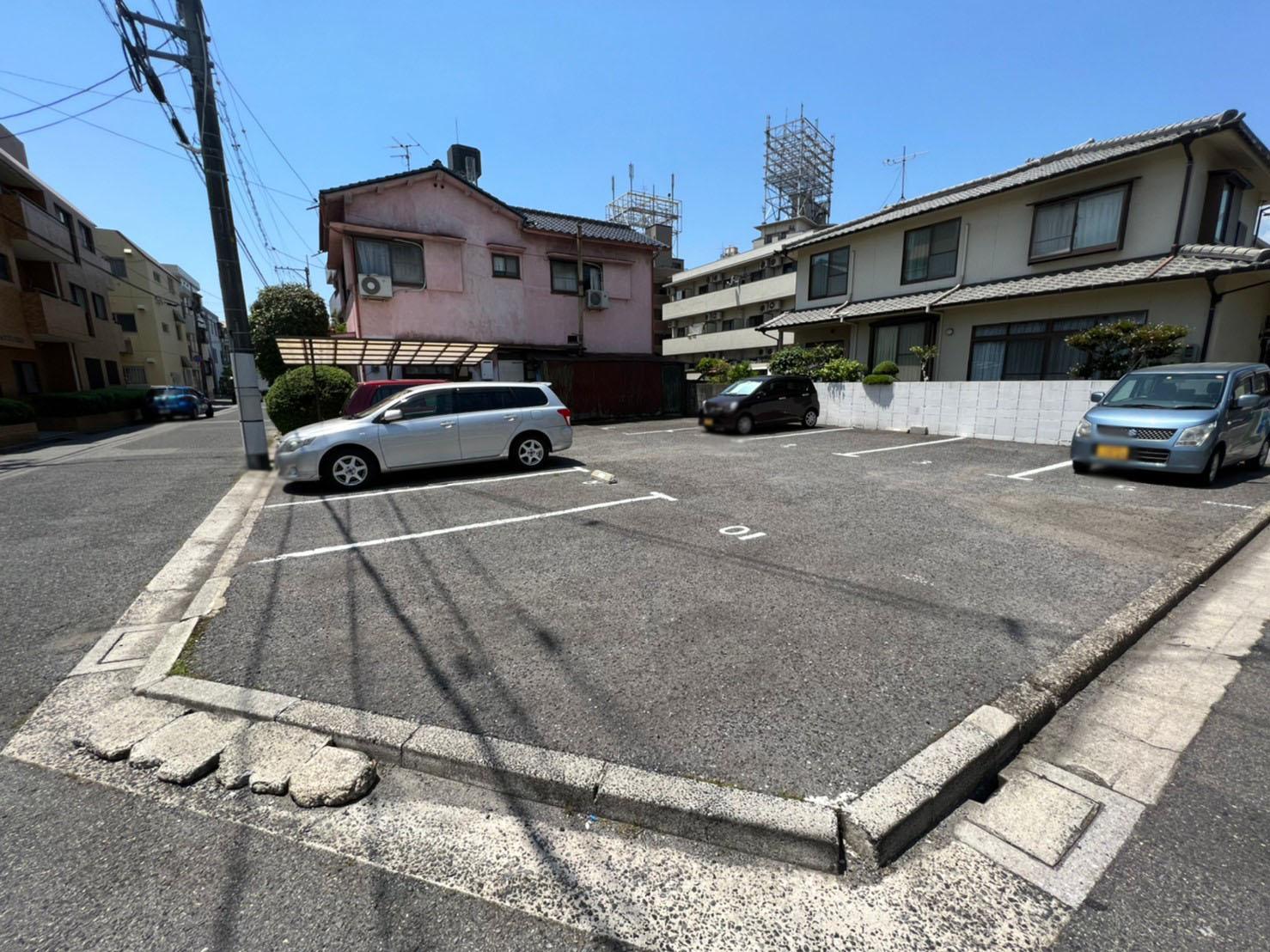 栗田ガレージの外観・駐車場イメージ3枚目