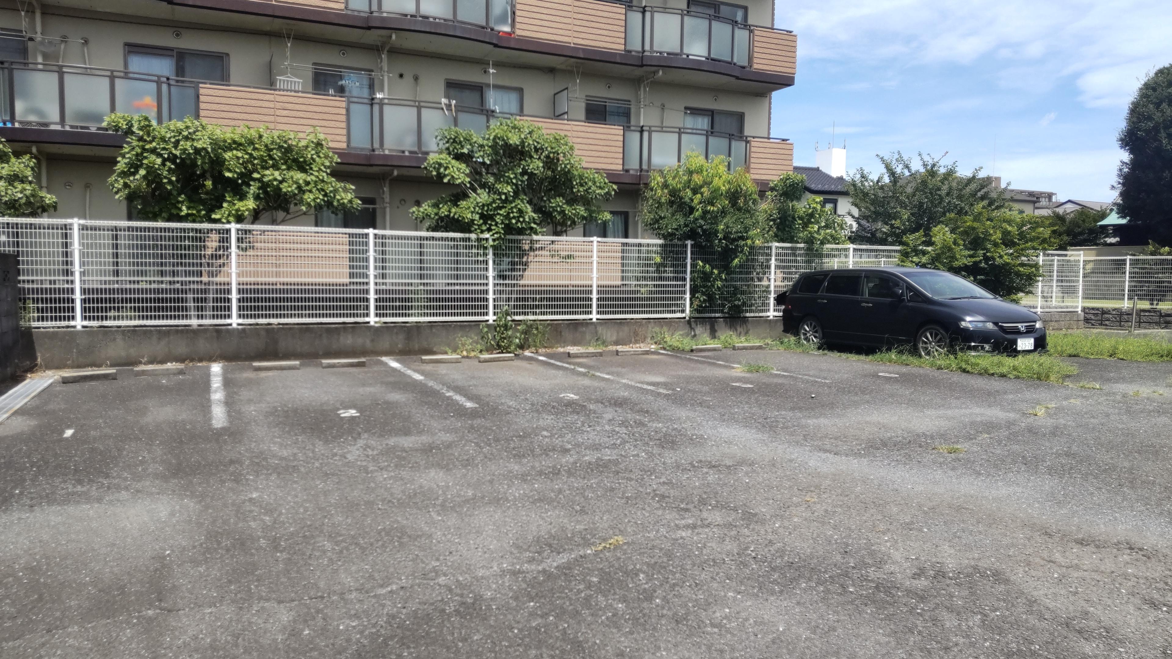 グレースハイツ松丸の外観・駐車場イメージ2枚目