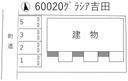 グラシア吉田の駐車場