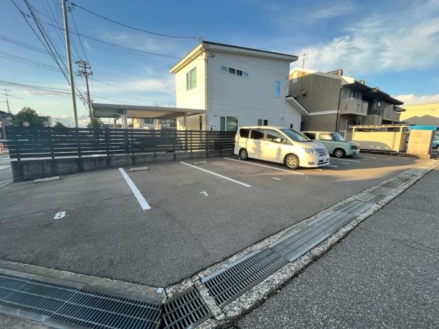 エムパーキングの外観・駐車場イメージ1枚目
