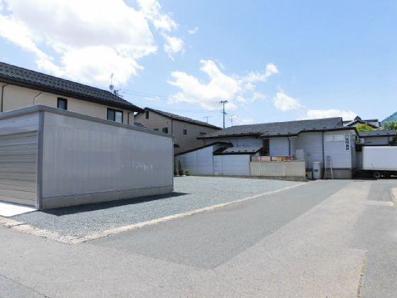 角月極駐車場の外観・駐車場イメージ2枚目
