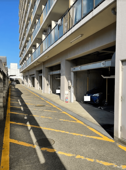 カルムイン伏見桃山（駐車場）の外観・駐車場イメージ1枚目