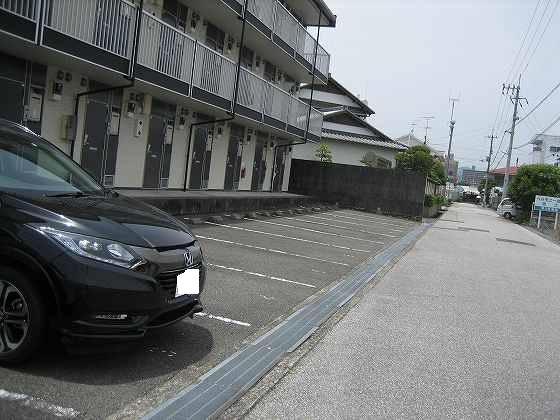 高知(35311)の外観・駐車場イメージ1枚目