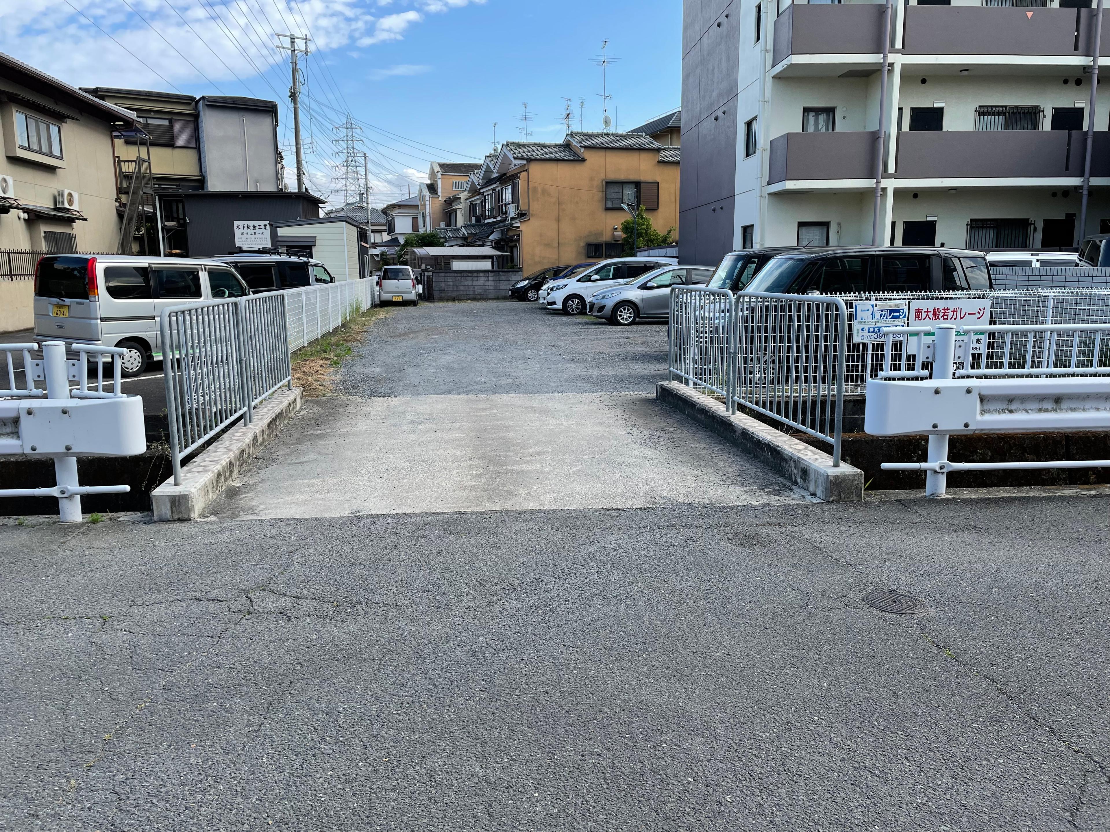 南大般若ガレージの外観・駐車場イメージ1枚目
