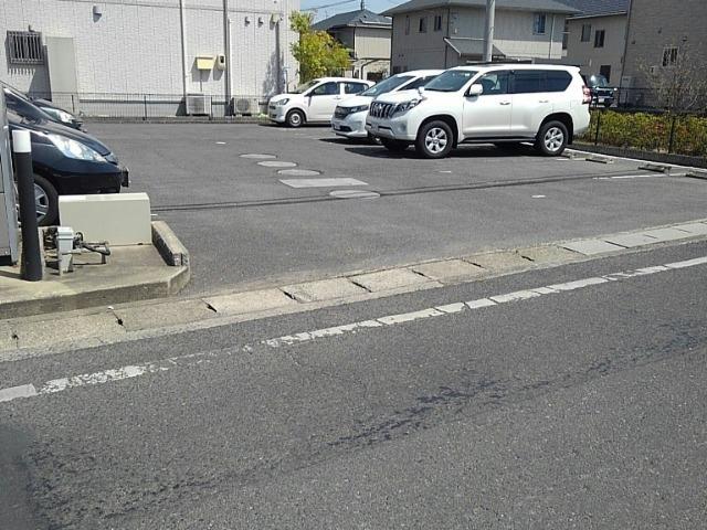 オリンピア(31114)の外観・駐車場イメージ1枚目