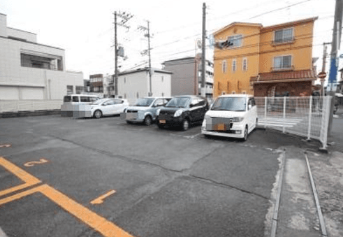 K&Yモータープールの外観・駐車場イメージ1枚目