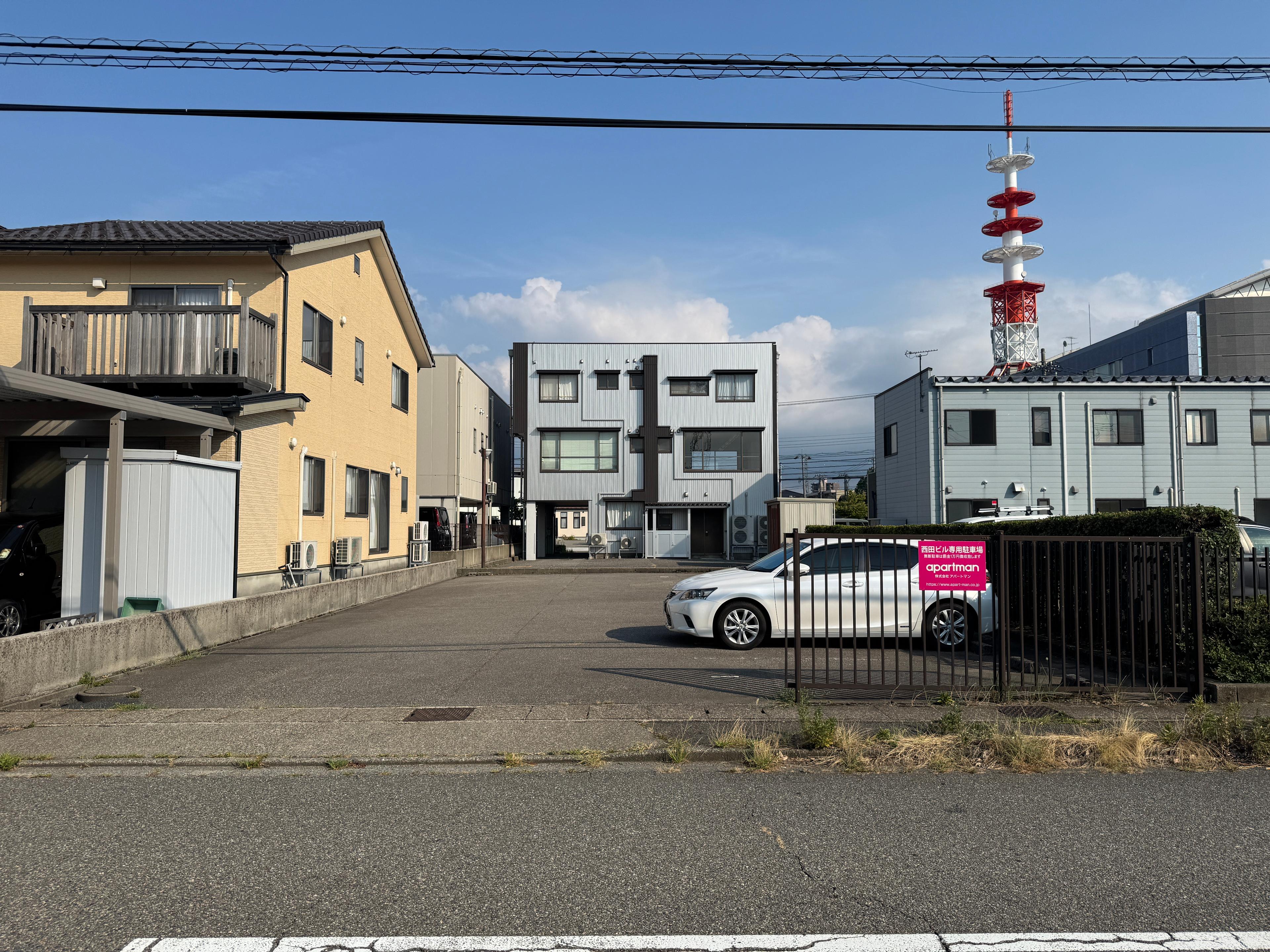 西田ビル専用駐車場の外観・駐車場イメージ1枚目