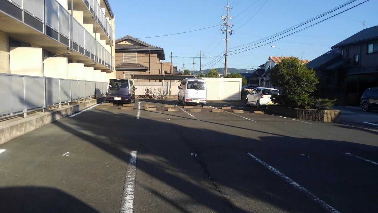 春日(33701)の外観・駐車場イメージ2枚目
