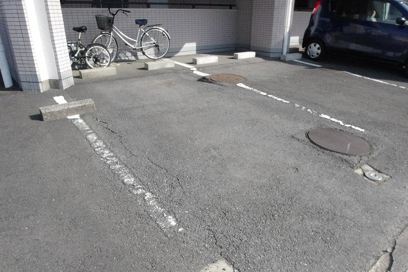 ファウンテン90の外観・駐車場イメージ3枚目
