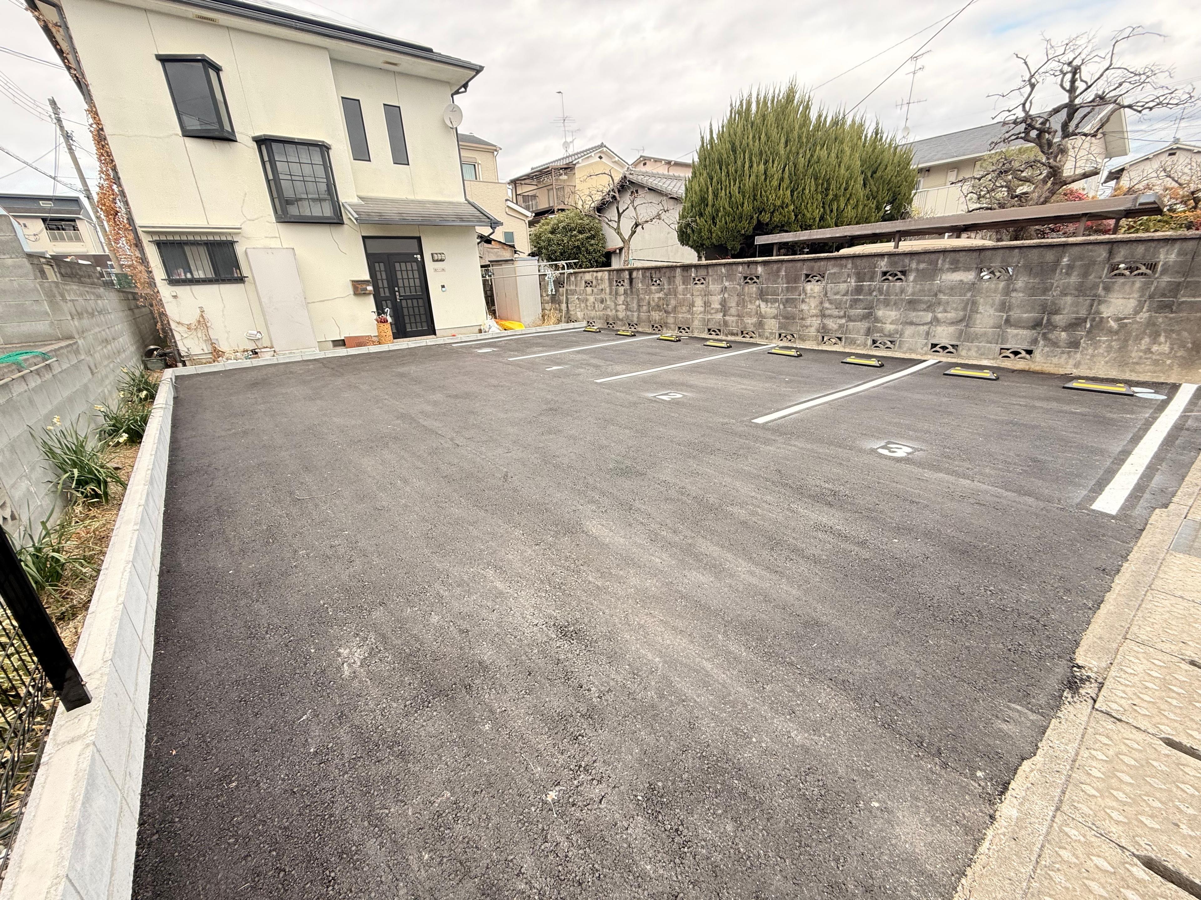 久世南垣内ガレージの外観・駐車場イメージ3枚目