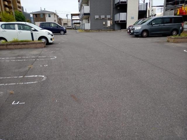 フアモ(45101)の外観・駐車場イメージ1枚目