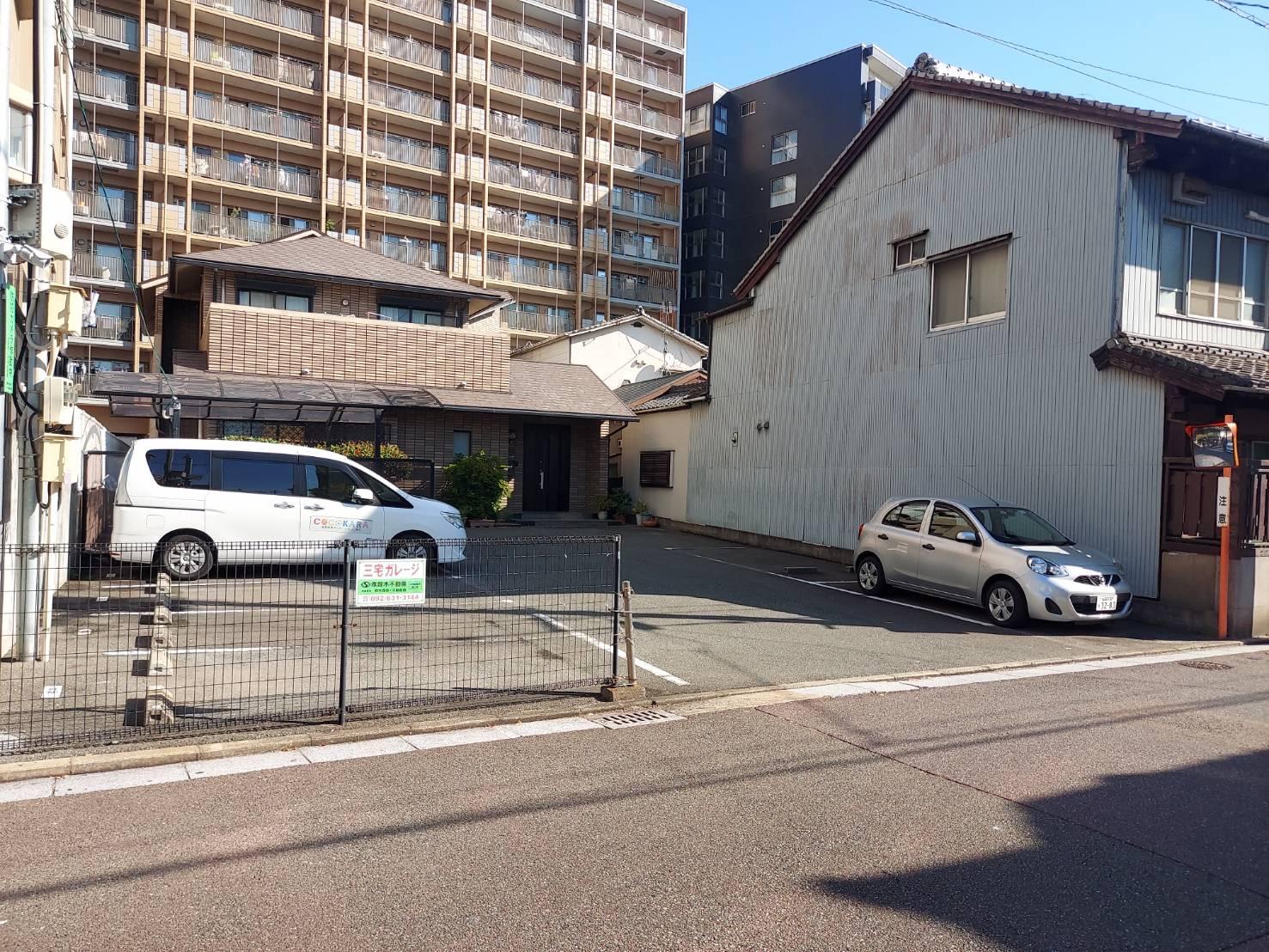 三宅ガレージの外観・駐車場イメージ3枚目