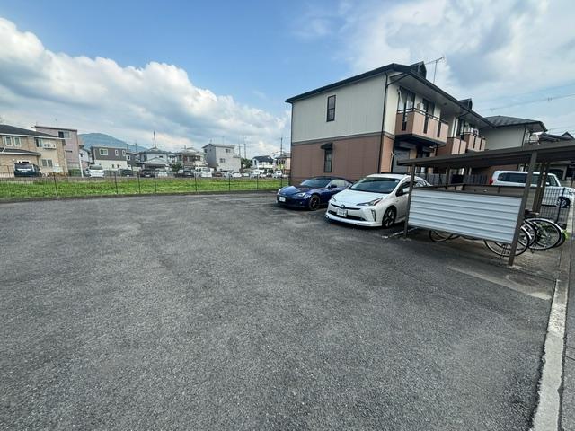 石田ガレージの外観・駐車場イメージ3枚目