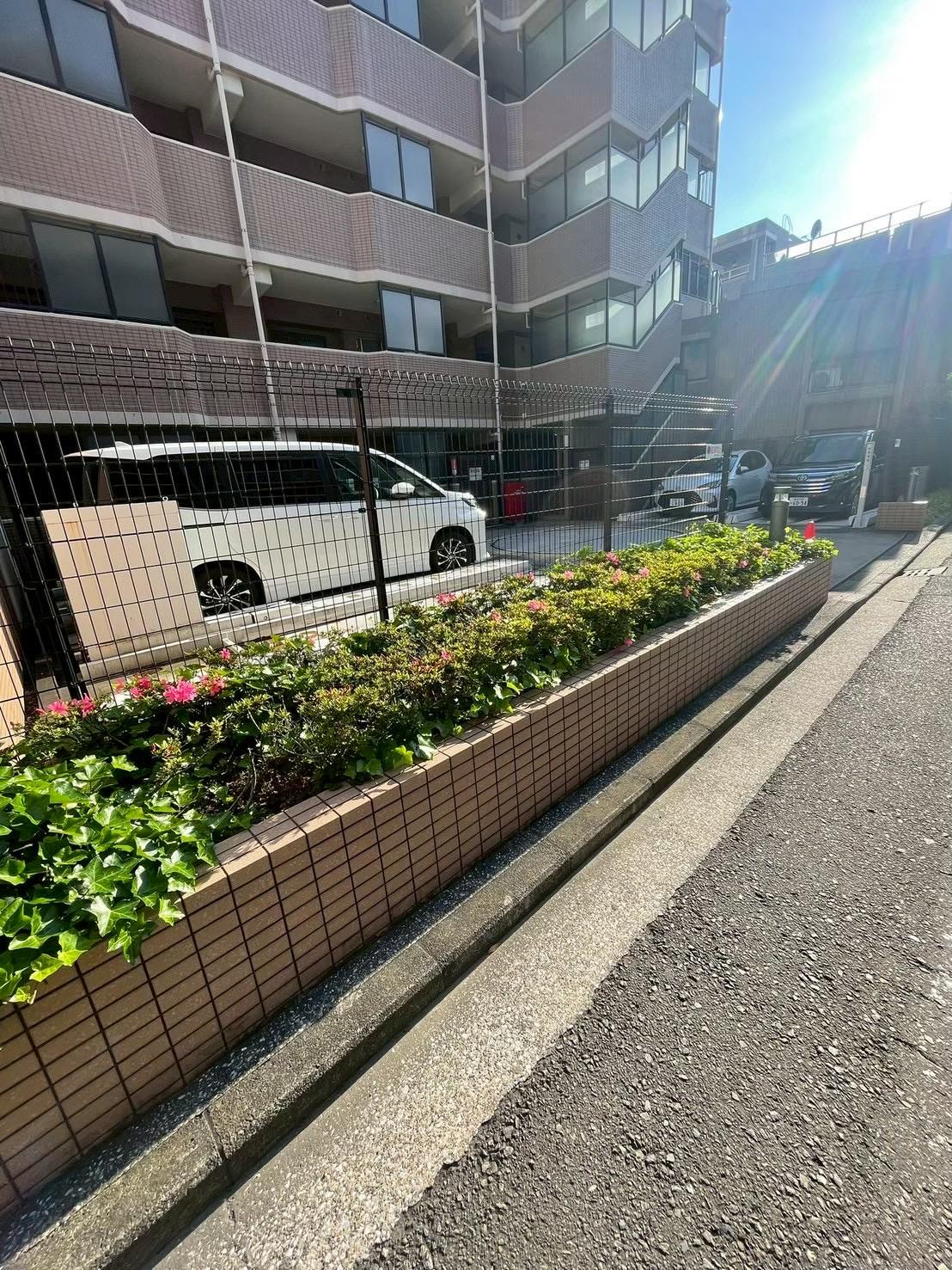 ナイスアーバン上大岡フラッツMC駐車場の外観・駐車場イメージ1枚目