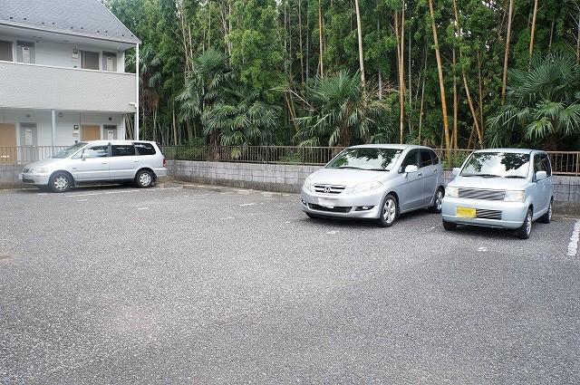 ベルビュー矢切（入居者限定）の外観・駐車場イメージ2枚目