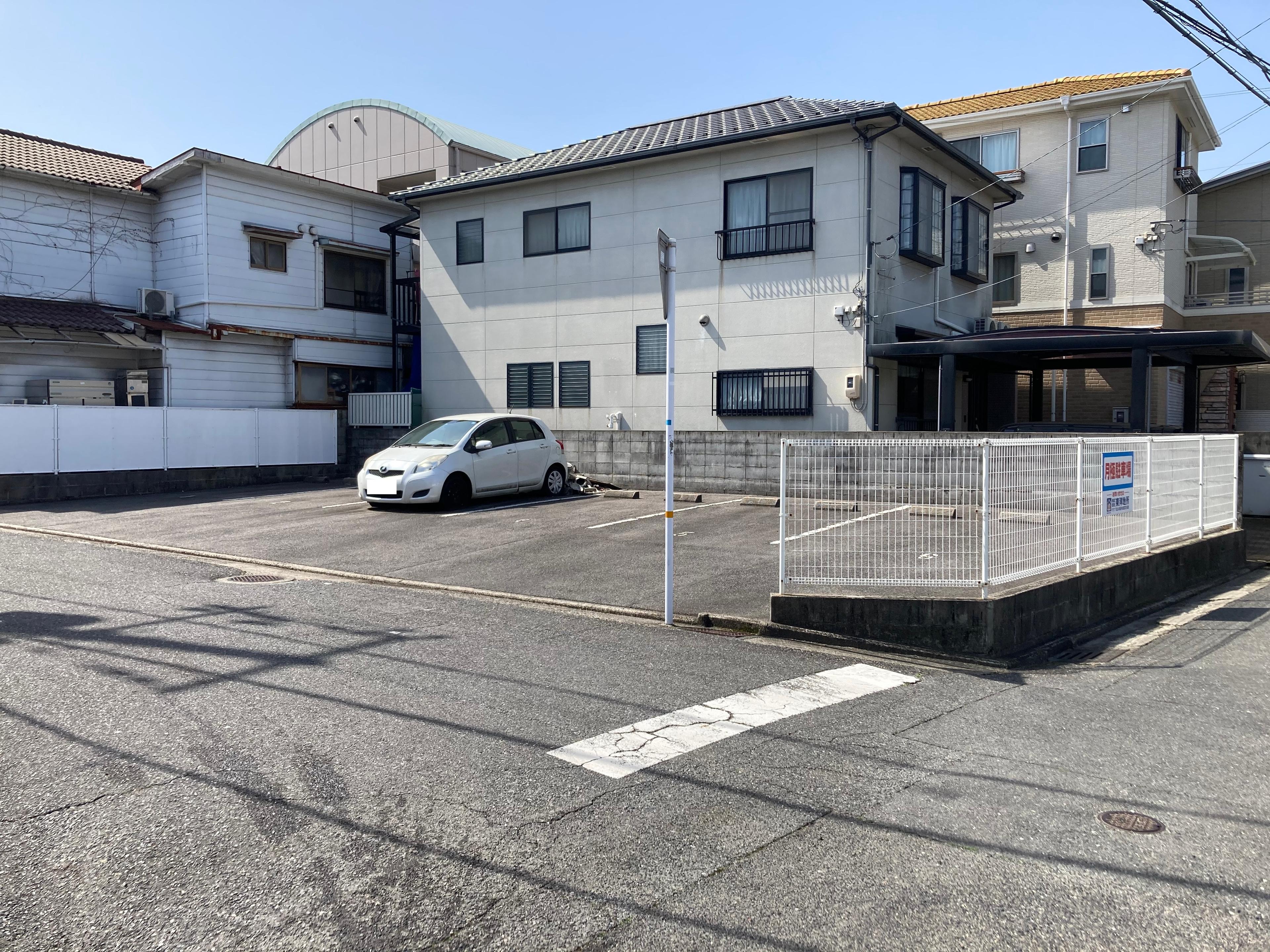 中本駐車場の外観・駐車場イメージ1枚目