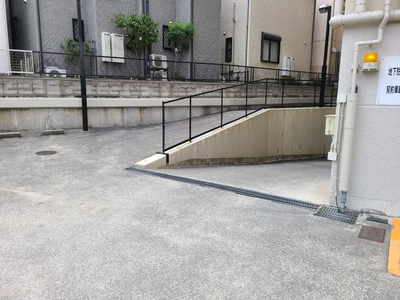 エレガンス東豊中の外観・駐車場イメージ2枚目